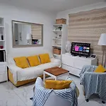 Large Private Suite With Living Room, Kitchen, Bathroom - Quiet And Privacy