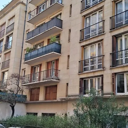 Large Private Suite With Living Room, Kitchen, Bathroom - Quiet And Privacy *