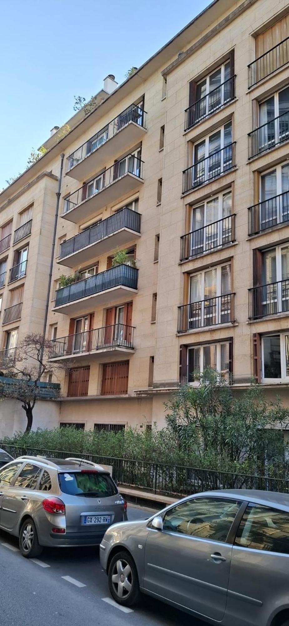 Large Private Suite With Living Room, Kitchen, Bathroom - Quiet And Privacy *