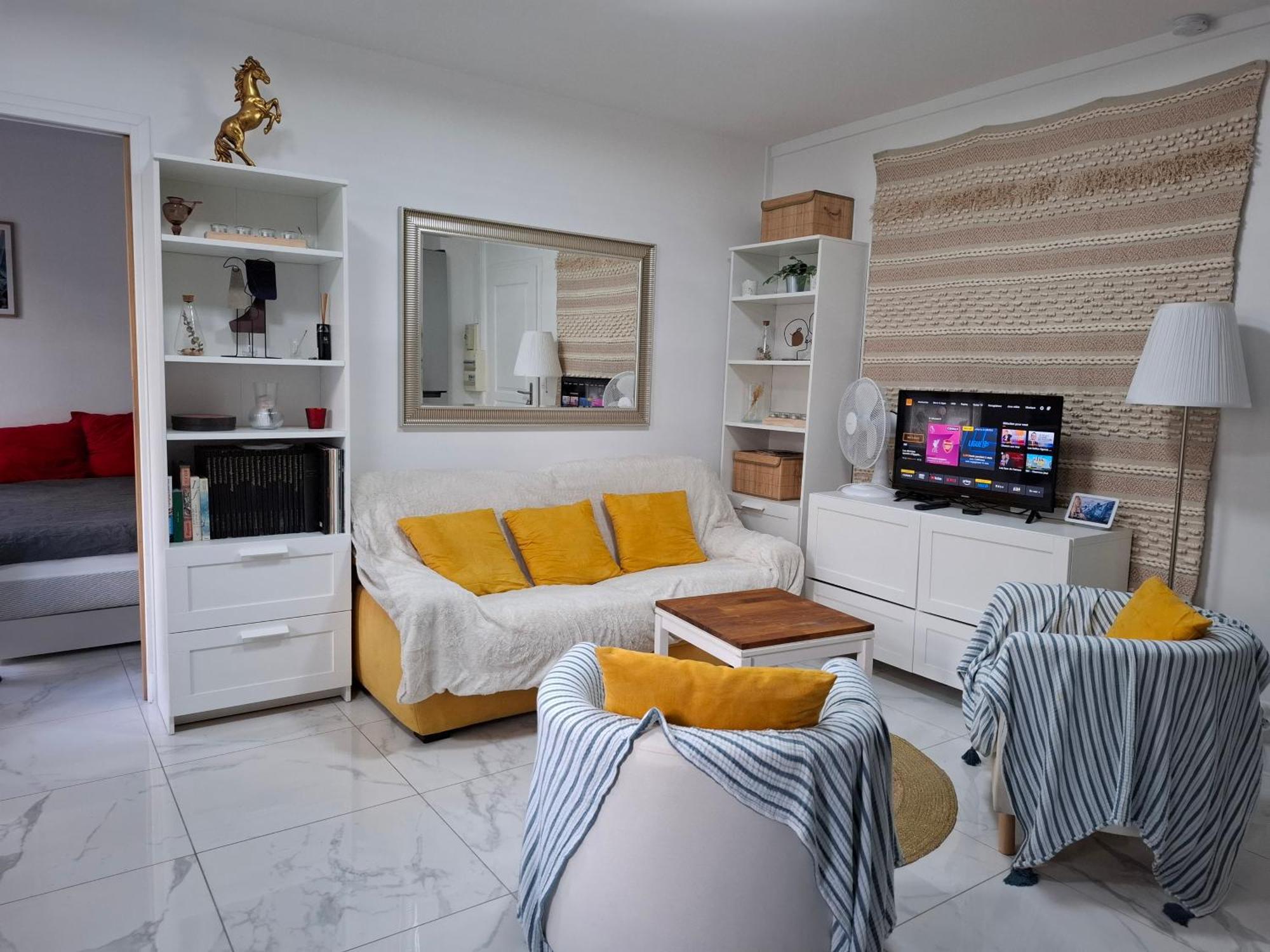 Large Private Suite With Living Room, Kitchen, Bathroom - Quiet And Privacy Paris
